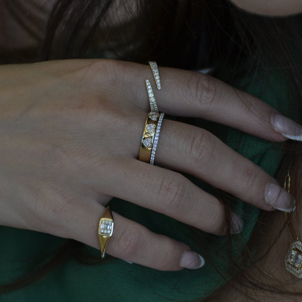 gold signet ring with diamonds